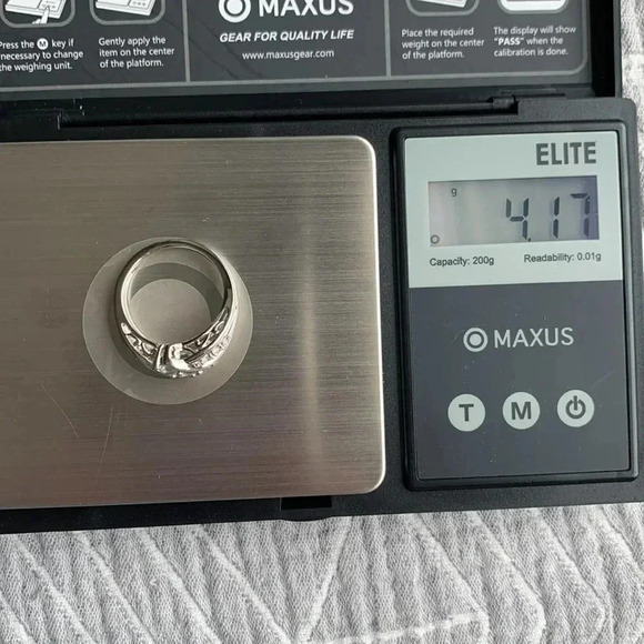 Sterling silver and CZ ring size 7 - Picture 3 of 5